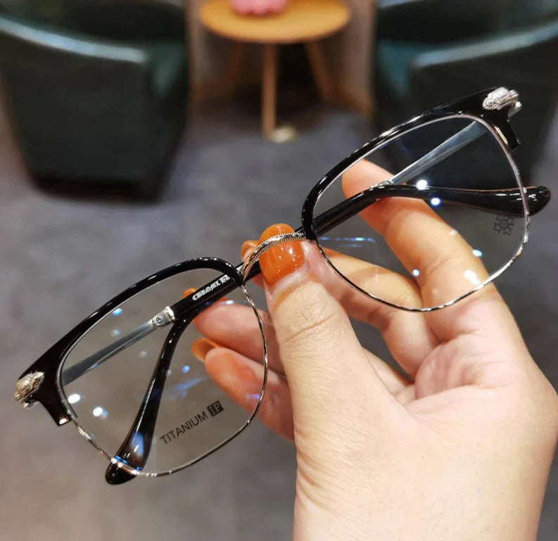 OptiClear™ – Vision HD et protection anti-lumière bleue