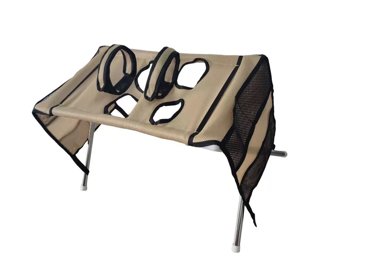 FlexiPet – La conception à double usage pour basculer facilement entre table stable et hamac suspendu