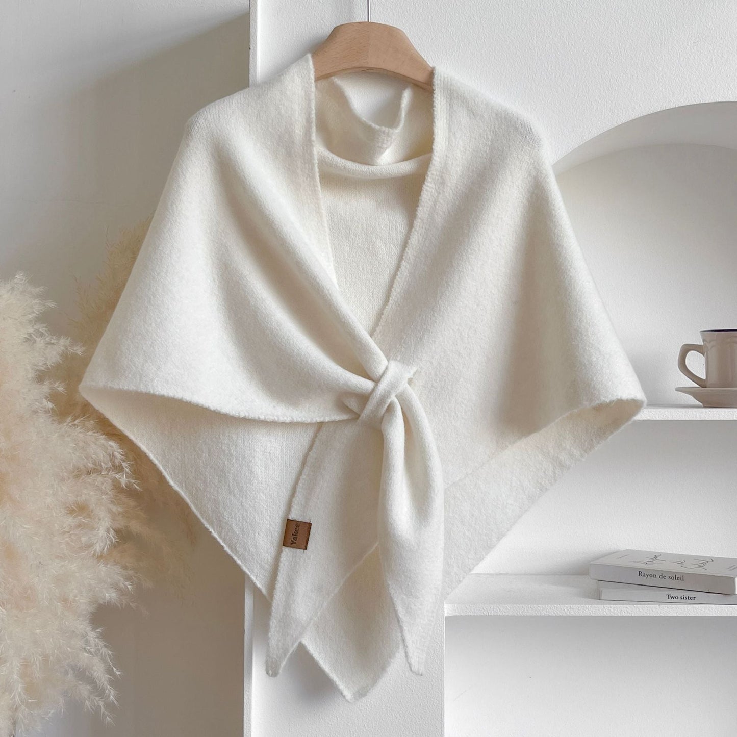 TriaStyle™ – Design triangulaire moderne et drapé élégant pour toute