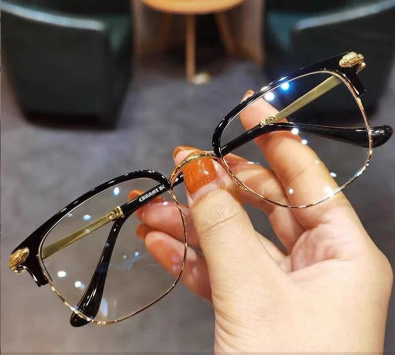 OptiClear™ – Vision HD et protection anti-lumière bleue