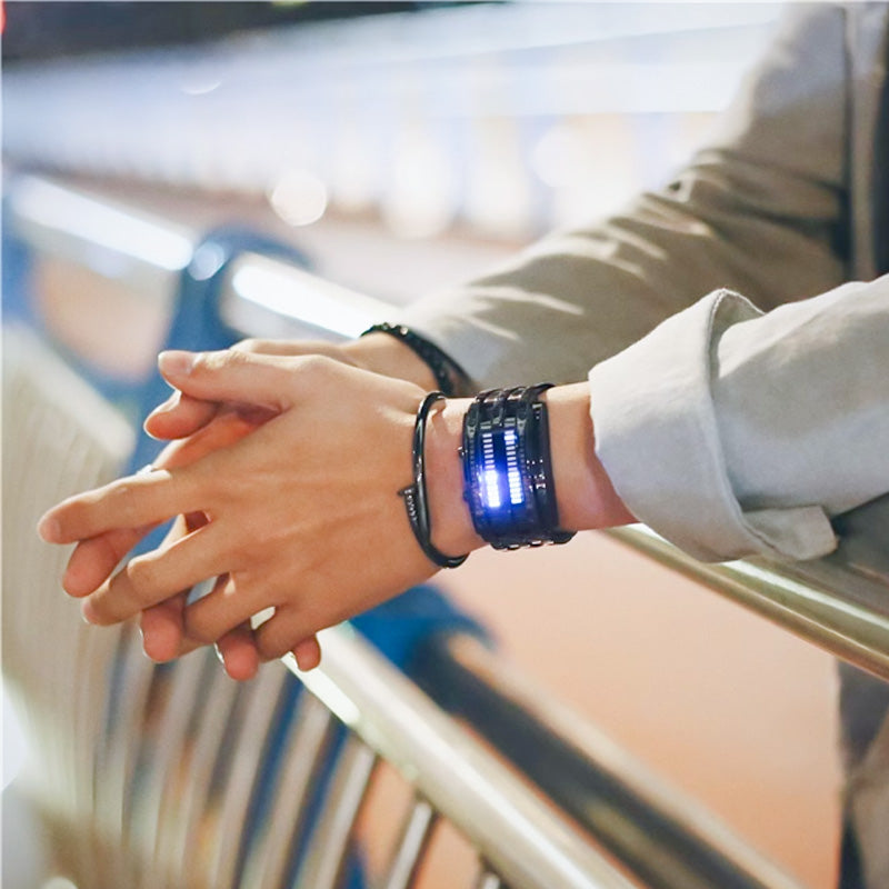 TechStyle Watch – L'affichage original en code binaire alliant sophistication et durabilité