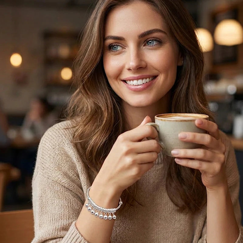MelodyWrap Elegance – Le bracelet léger et ajustable au tintement délicat